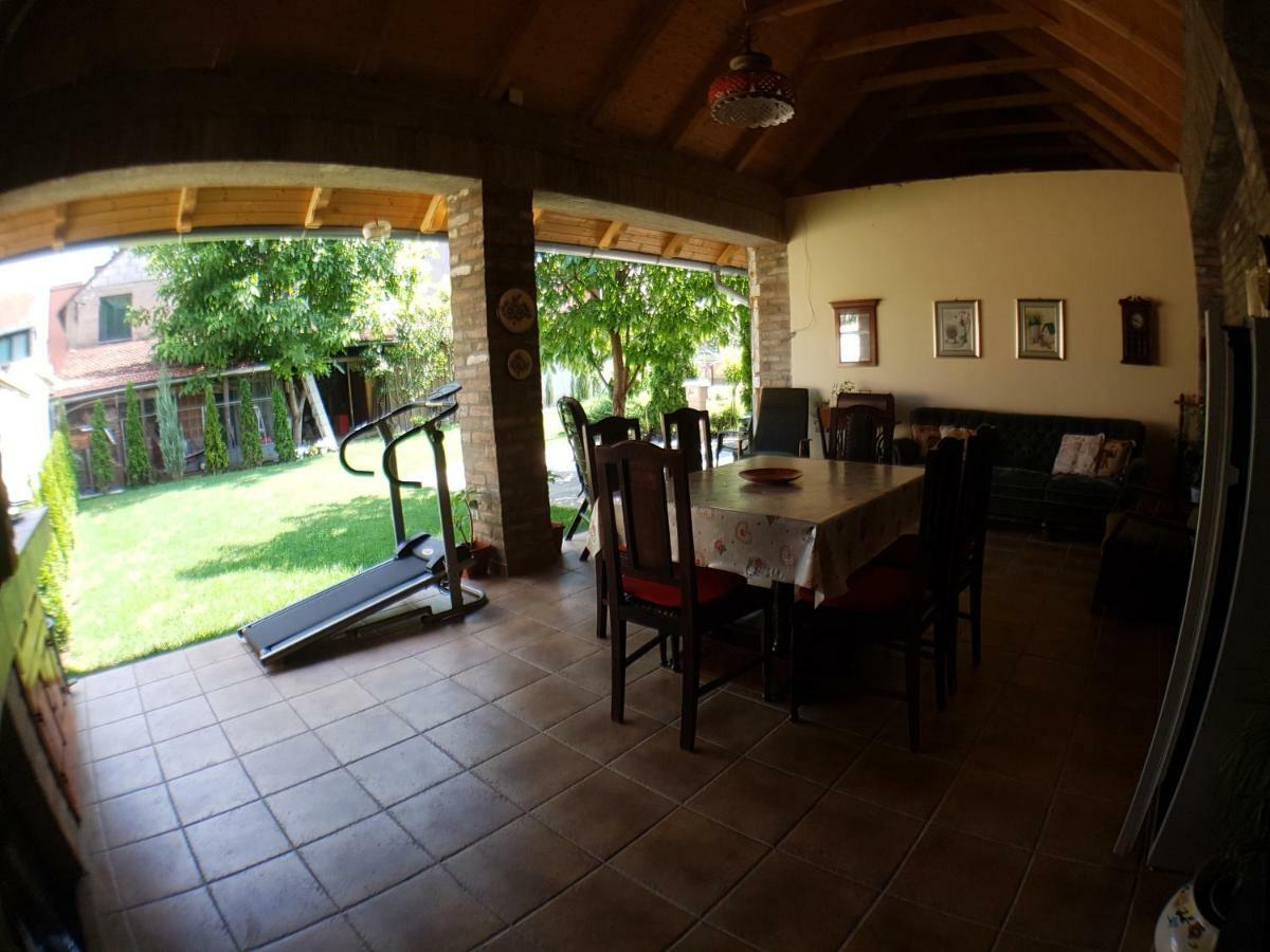 Apartman Vila Milica Kikinda Exterior foto